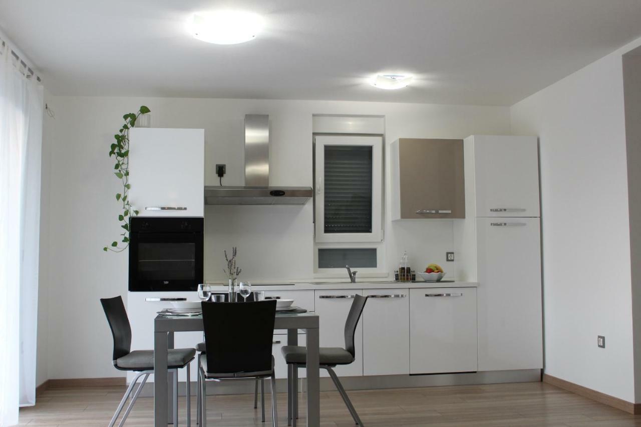 Apartment Fiorella Porec Ngoại thất bức ảnh